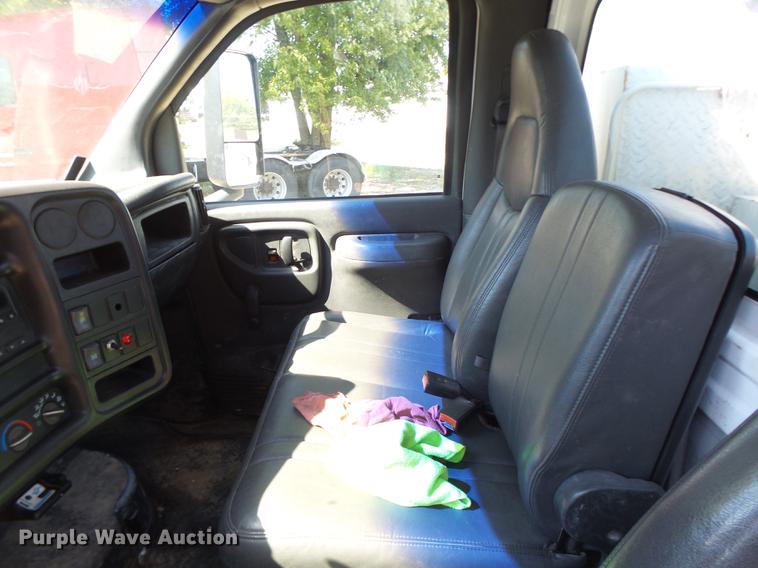 image for item DB1493 2003 GMC C4500 service truck with crane