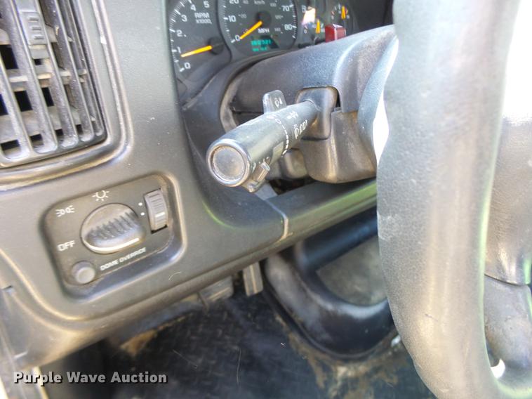 image for item DB1493 2003 GMC C4500 service truck with crane