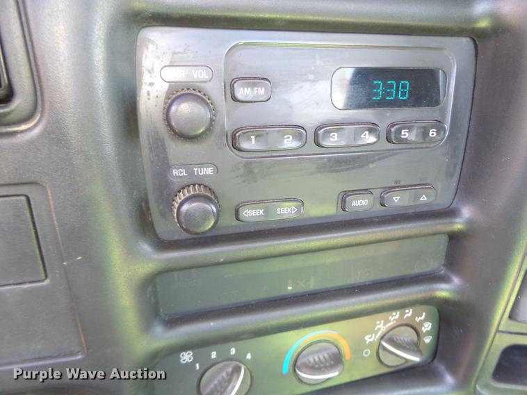 image for item DB1493 2003 GMC C4500 service truck with crane