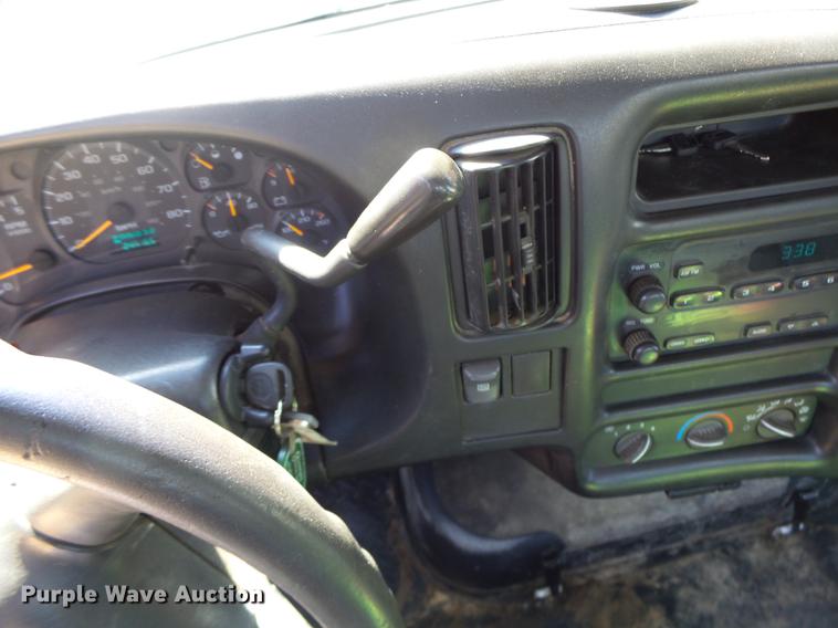 image for item DB1493 2003 GMC C4500 service truck with crane