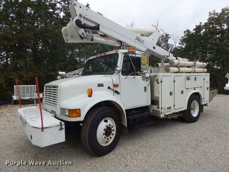 image for item DB1495 2000 International 4700 bucket truck