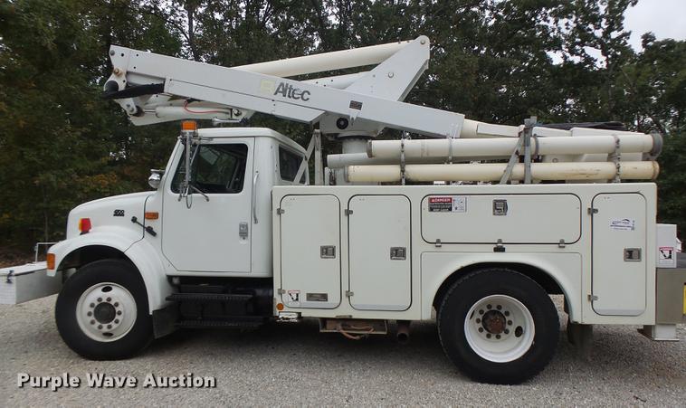 image for item DB1495 2000 International 4700 bucket truck