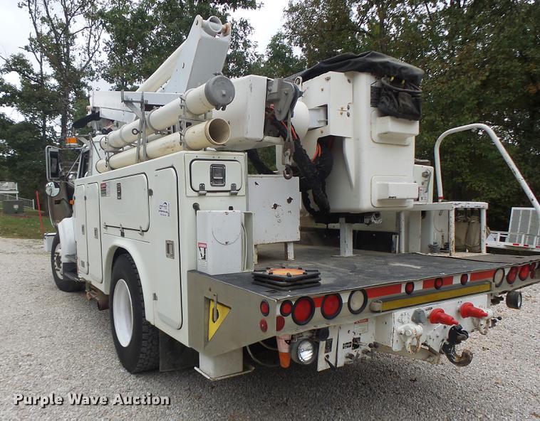 image for item DB1495 2000 International 4700 bucket truck