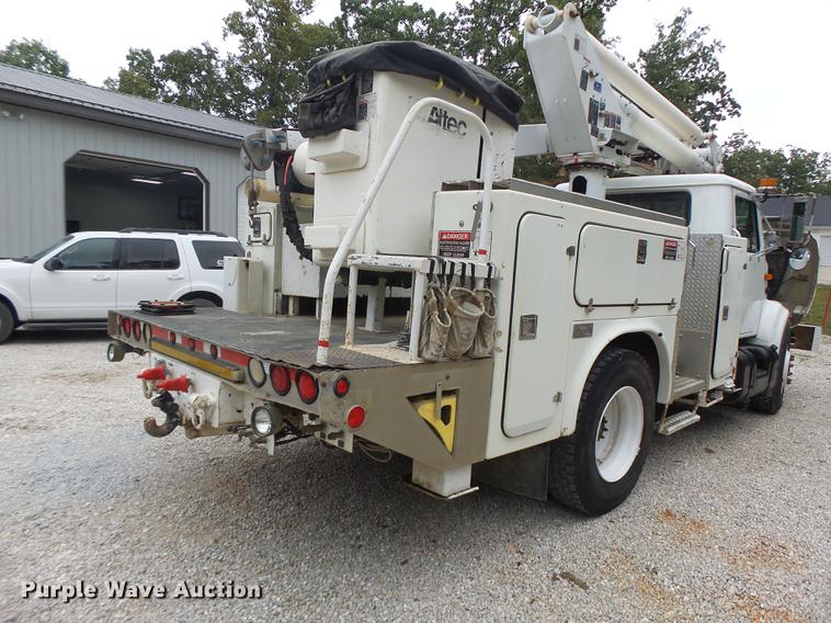image for item DB1495 2000 International 4700 bucket truck