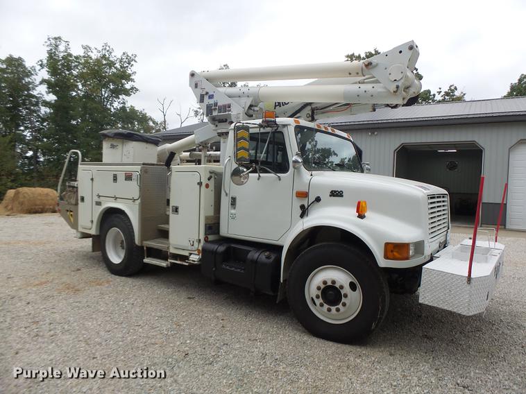 image for item DB1495 2000 International 4700 bucket truck