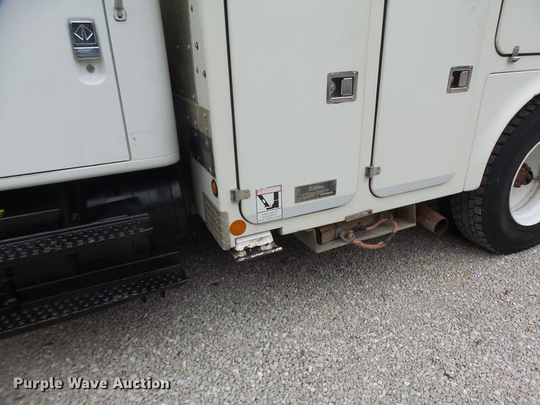 image for item DB1495 2000 International 4700 bucket truck