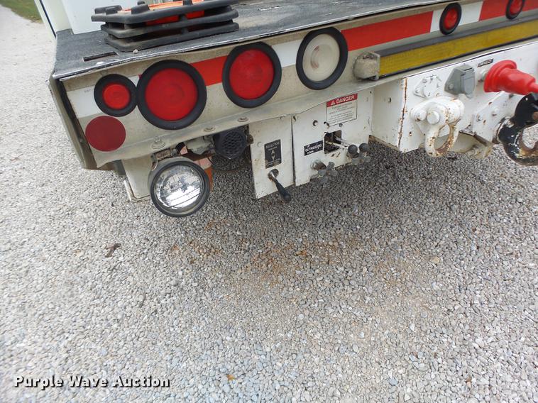 image for item DB1495 2000 International 4700 bucket truck