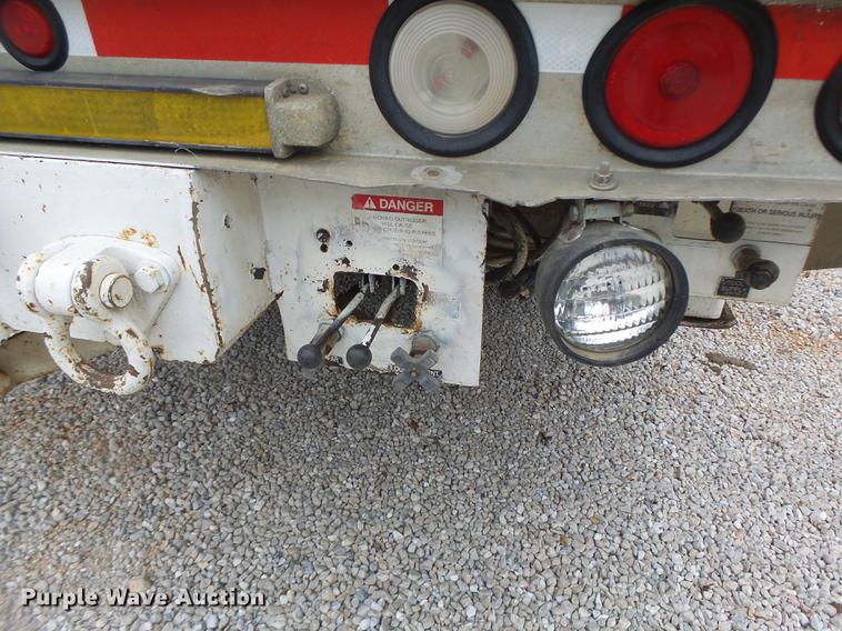 image for item DB1495 2000 International 4700 bucket truck