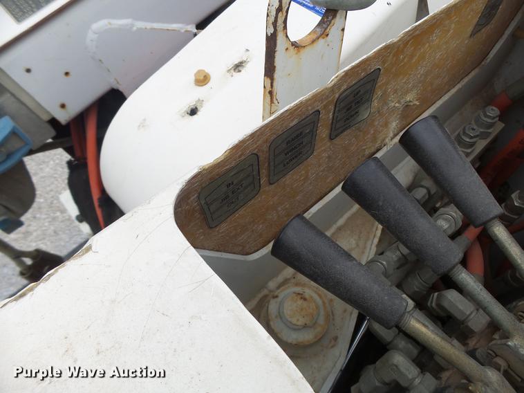 image for item DB1495 2000 International 4700 bucket truck