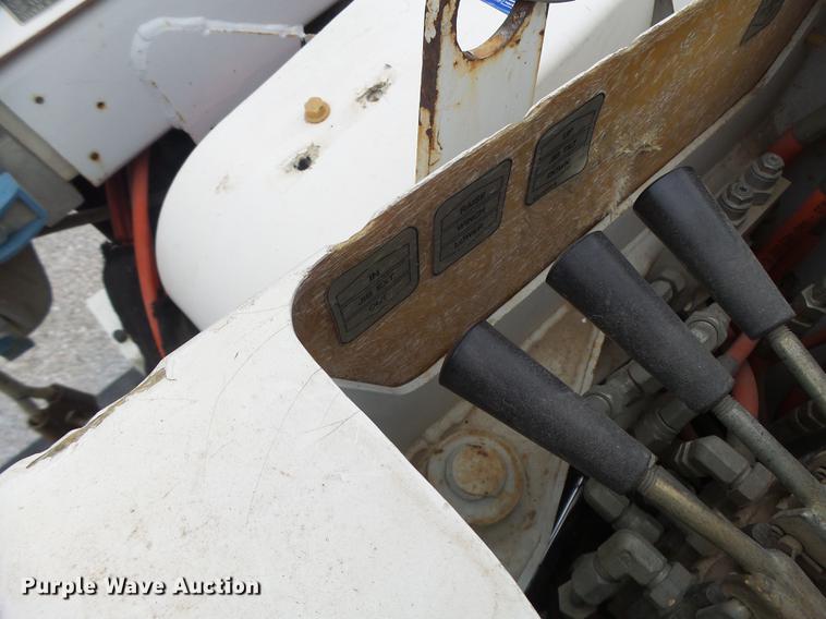 image for item DB1495 2000 International 4700 bucket truck