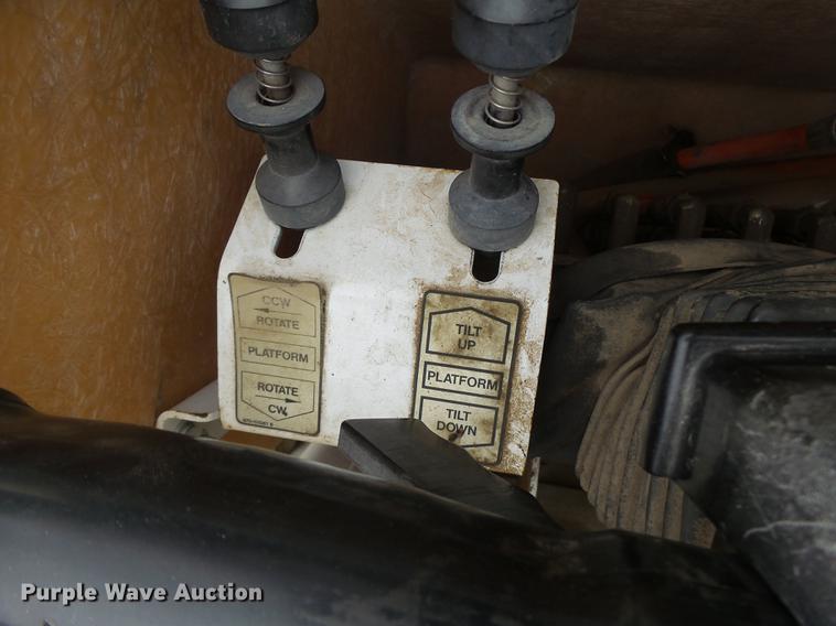 image for item DB1495 2000 International 4700 bucket truck