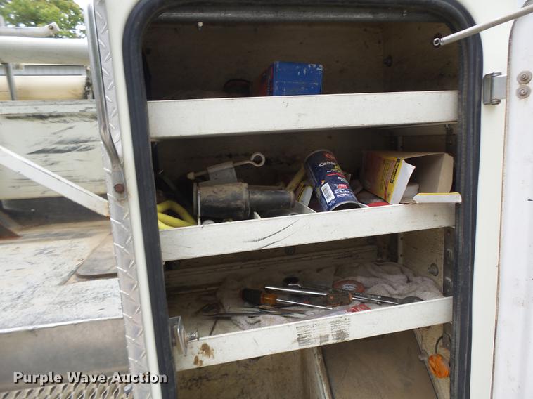 image for item DB1495 2000 International 4700 bucket truck