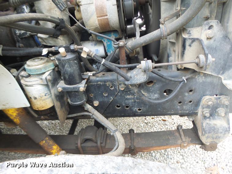 image for item DB1495 2000 International 4700 bucket truck