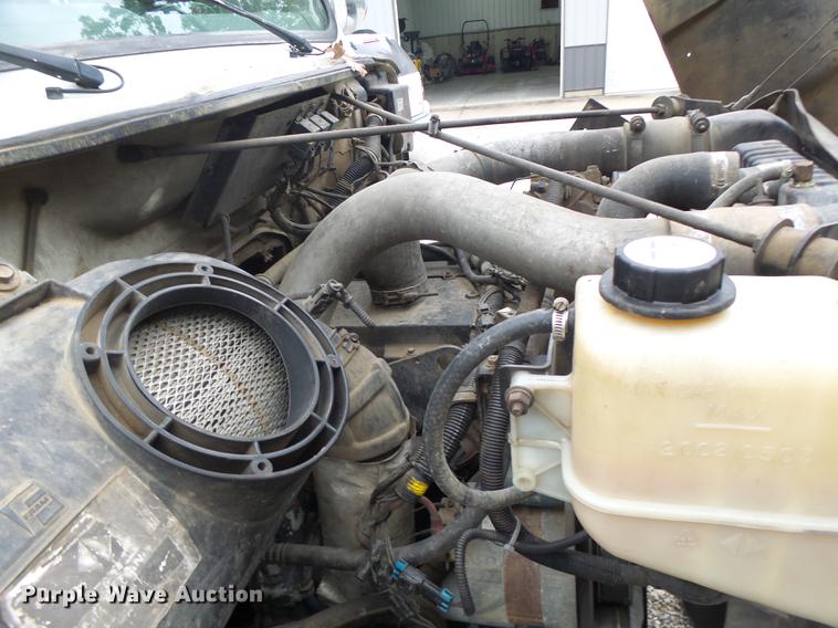 image for item DB1495 2000 International 4700 bucket truck