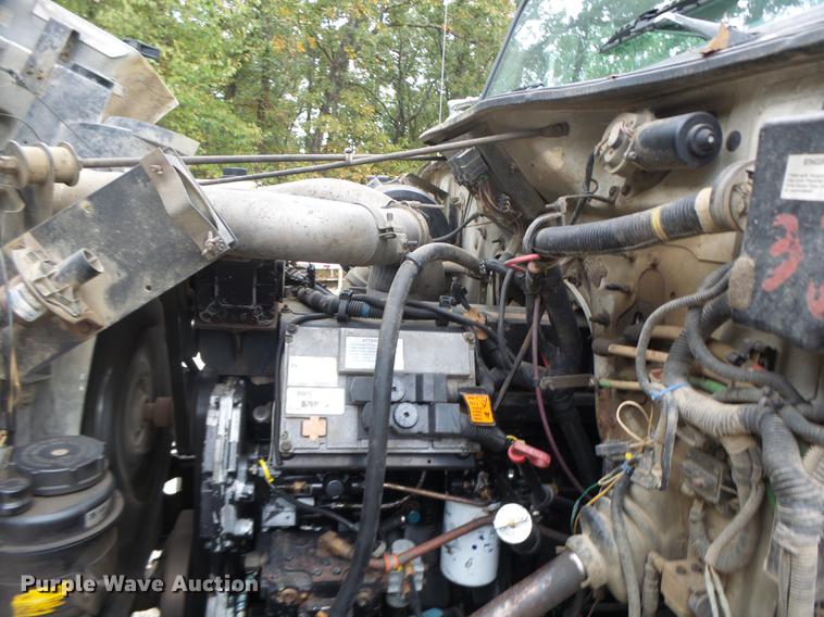 image for item DB1495 2000 International 4700 bucket truck