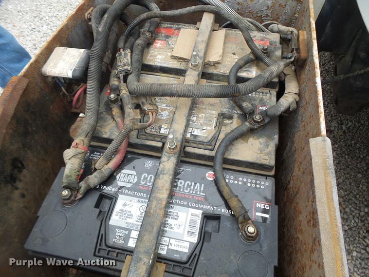 image for item DB1495 2000 International 4700 bucket truck