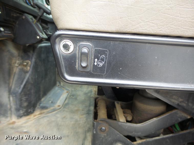 image for item DB1495 2000 International 4700 bucket truck