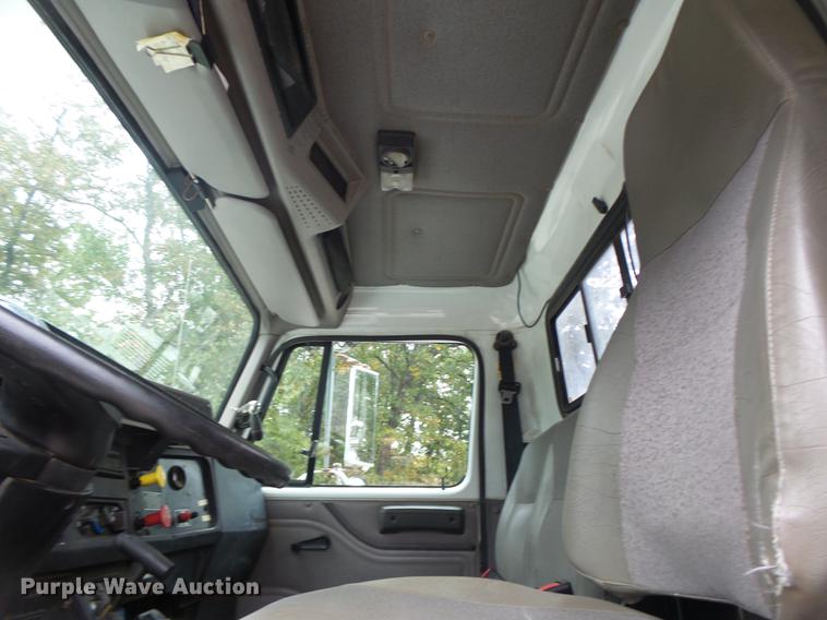 image for item DB1495 2000 International 4700 bucket truck