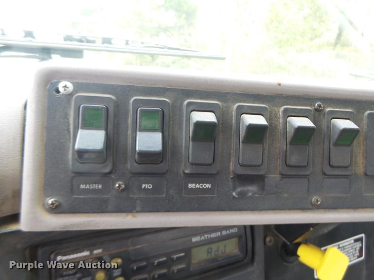 image for item DB1495 2000 International 4700 bucket truck