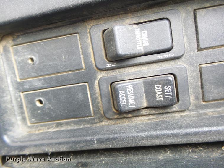 image for item DB1495 2000 International 4700 bucket truck