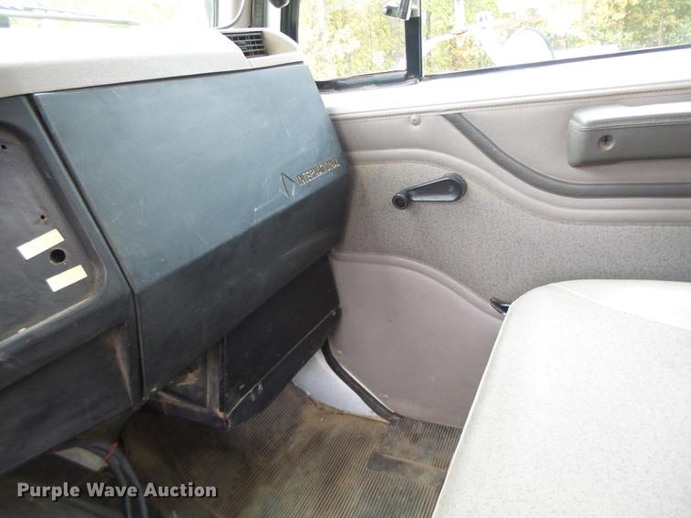 image for item DB1495 2000 International 4700 bucket truck