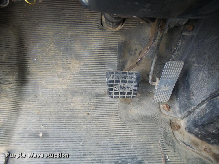 image for item DB1495 2000 International 4700 bucket truck