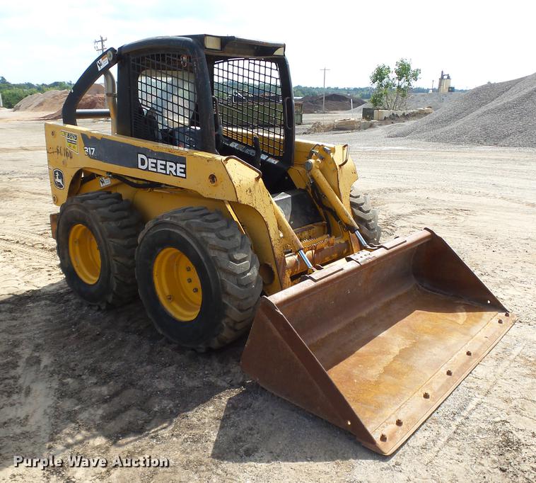 image for item DB4173 2005 John Deere 317 skid steer