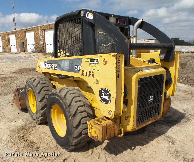 image for item DB4173 2005 John Deere 317 skid steer