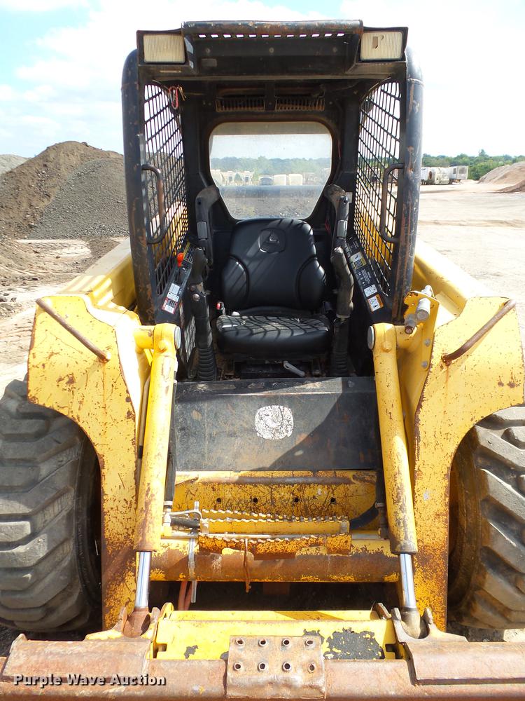 image for item DB4173 2005 John Deere 317 skid steer