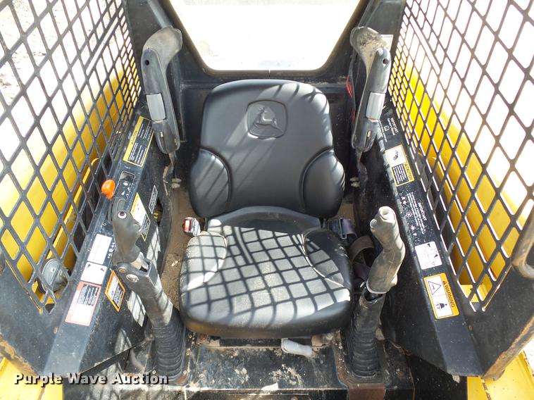 image for item DB4173 2005 John Deere 317 skid steer