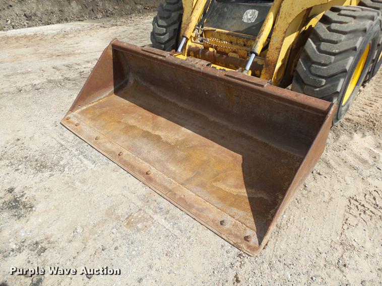 image for item DB4173 2005 John Deere 317 skid steer