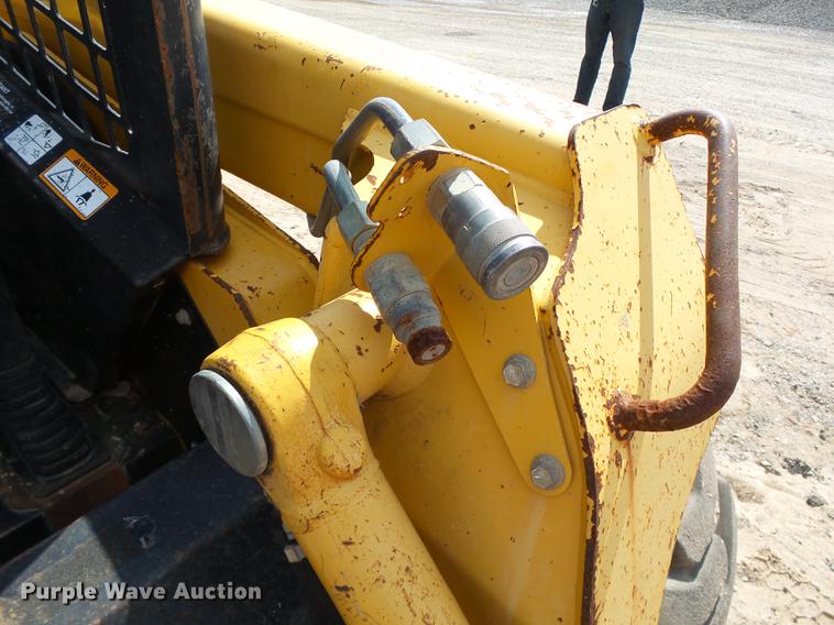 image for item DB4173 2005 John Deere 317 skid steer