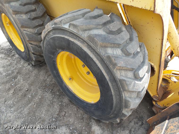 image for item DB4173 2005 John Deere 317 skid steer