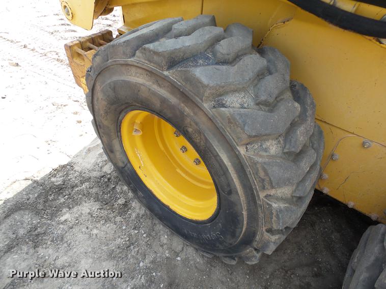 image for item DB4173 2005 John Deere 317 skid steer