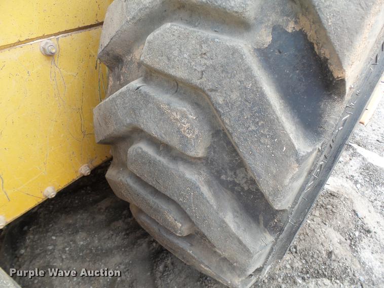 image for item DB4173 2005 John Deere 317 skid steer