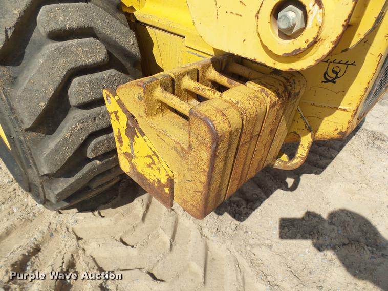 image for item DB4173 2005 John Deere 317 skid steer