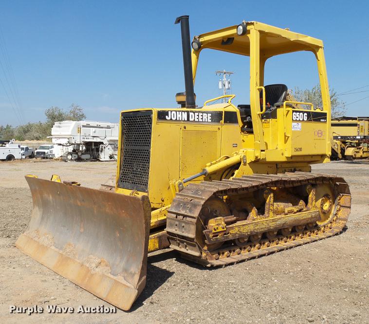 image for item DB4174 1990 John Deere 650G Series IV dozer