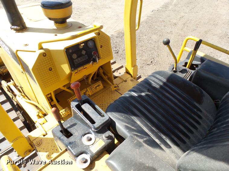 image for item DB4174 1990 John Deere 650G Series IV dozer