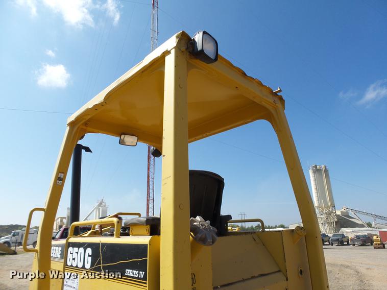 image for item DB4174 1990 John Deere 650G Series IV dozer