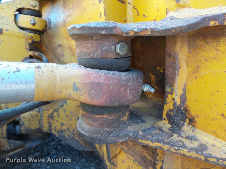 image for item DB4174 1990 John Deere 650G Series IV dozer