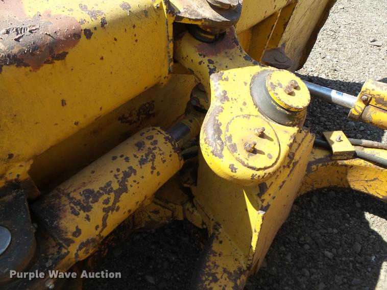 image for item DB4174 1990 John Deere 650G Series IV dozer