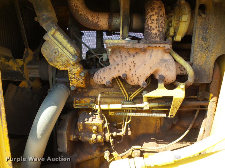 image for item DB4174 1990 John Deere 650G Series IV dozer