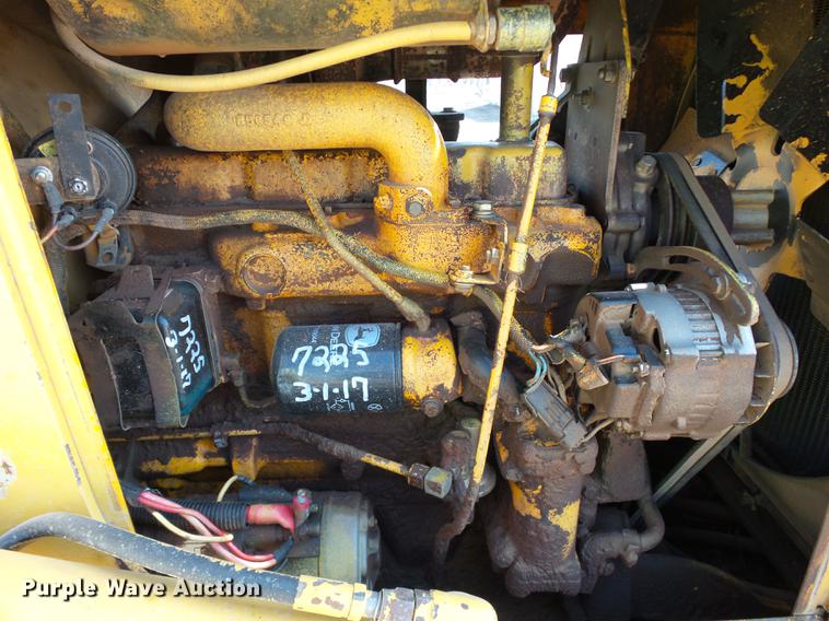 image for item DB4174 1990 John Deere 650G Series IV dozer