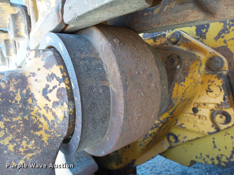 image for item DB4174 1990 John Deere 650G Series IV dozer