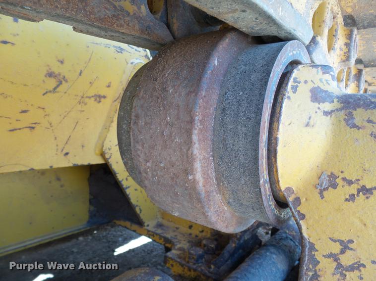 image for item DB4174 1990 John Deere 650G Series IV dozer