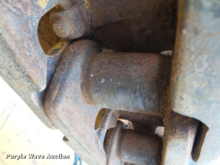 image for item DB4174 1990 John Deere 650G Series IV dozer