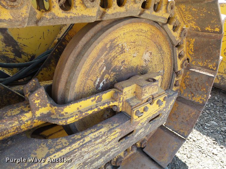 image for item DB4174 1990 John Deere 650G Series IV dozer