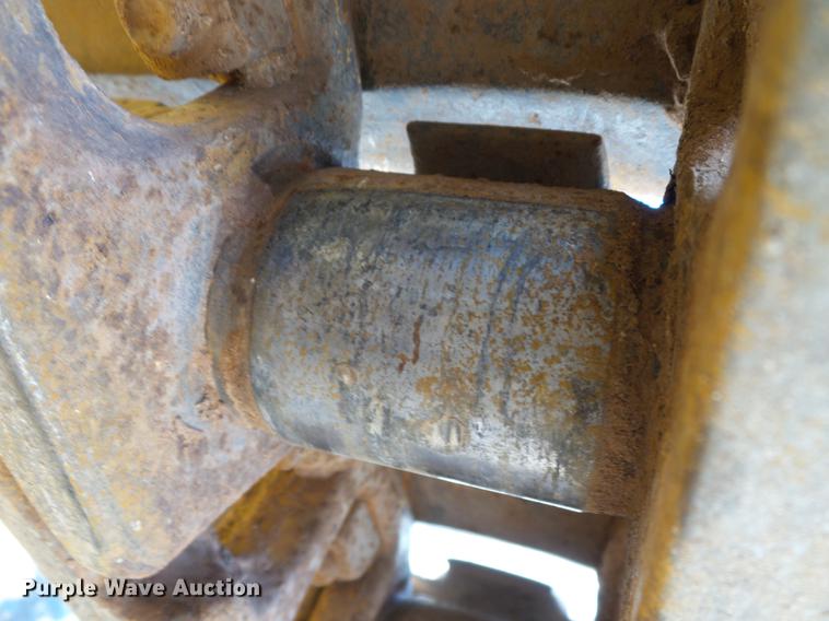 image for item DB4174 1990 John Deere 650G Series IV dozer