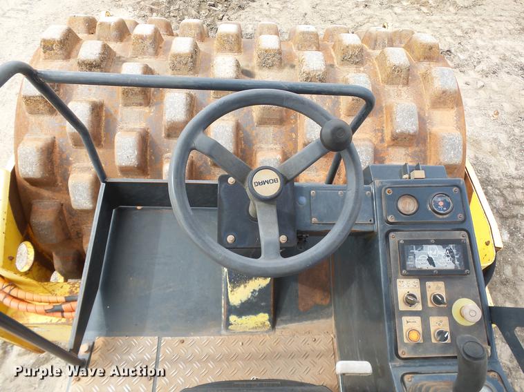 image for item DB4176 2005 Hypac C852C single drum compactor