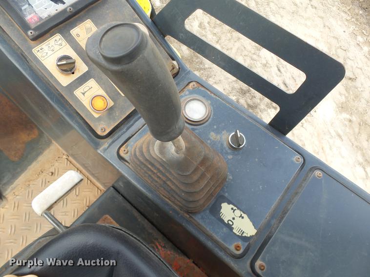 image for item DB4176 2005 Hypac C852C single drum compactor